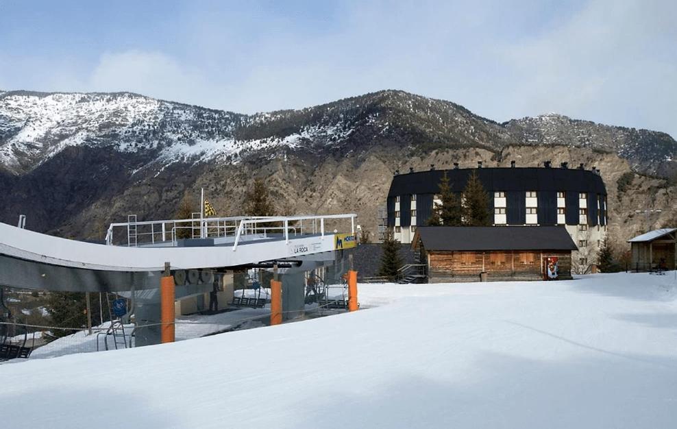 Hotel Or Blanc Espot Bagian luar foto