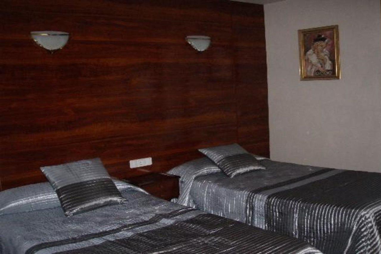 Hotel Or Blanc Espot Bagian luar foto