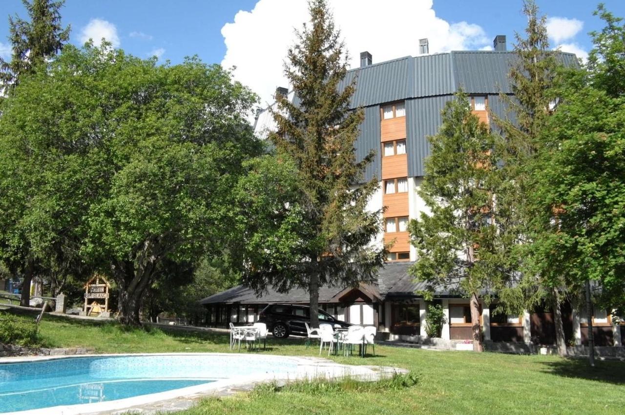 Hotel Or Blanc Espot Bagian luar foto