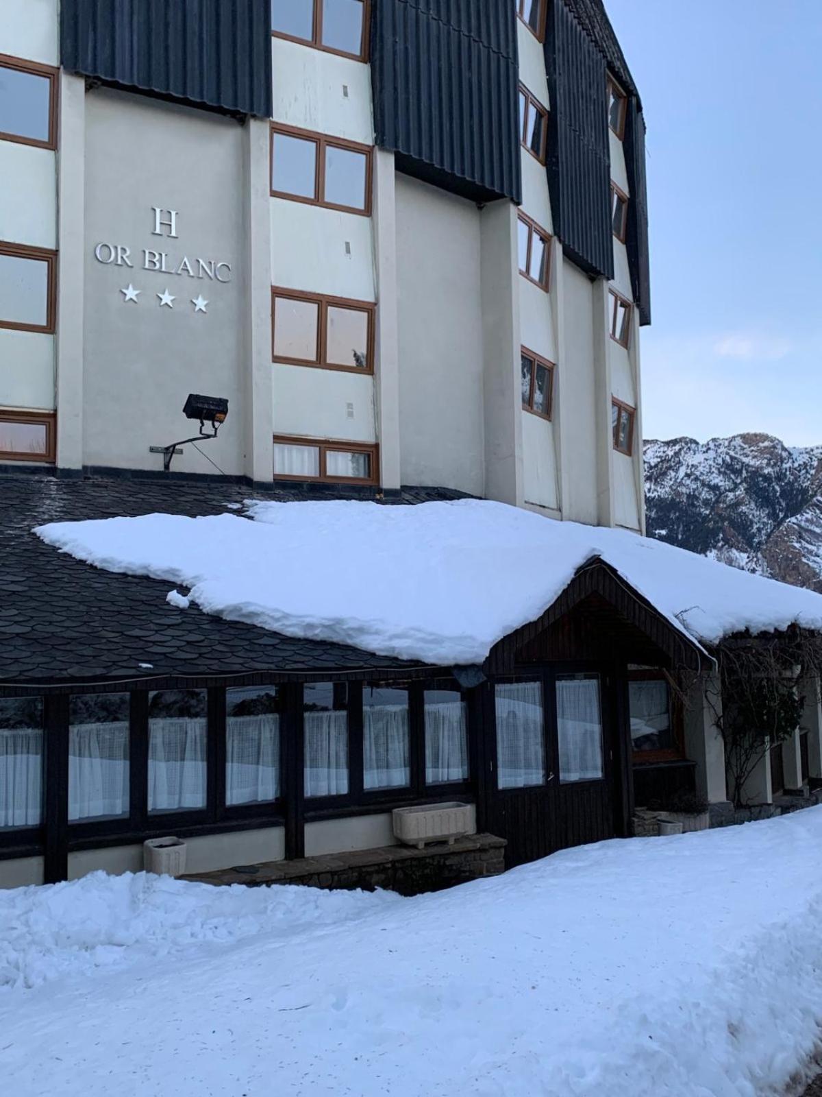 Hotel Or Blanc Espot Bagian luar foto