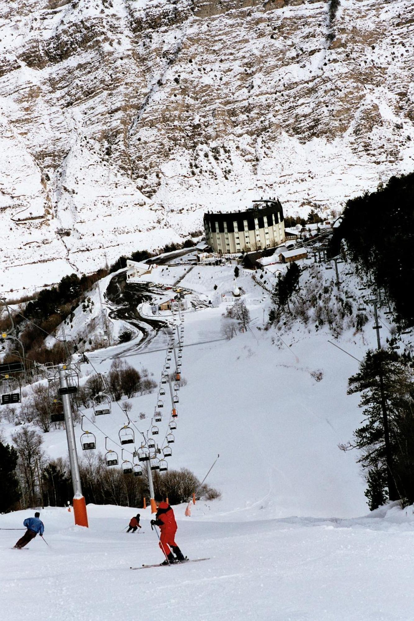 Hotel Or Blanc Espot Bagian luar foto